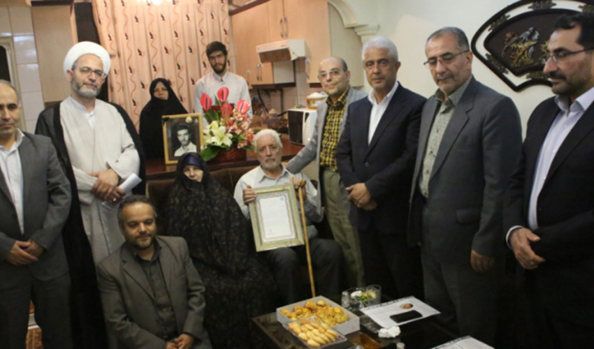 دیدار با خانواده شهید رضا سلیمان زاده، دانشجوی دانشگاه تهران(۵ خرداد ۱۳۹۴)